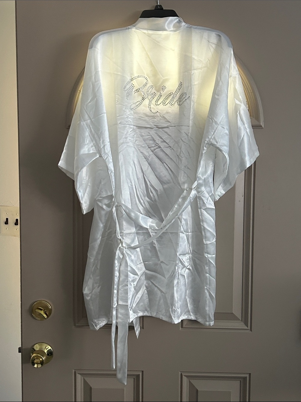 Bride Short Robe With Embellished “Bride” Script On Back With Short Sleeves - Picture 6 of 7